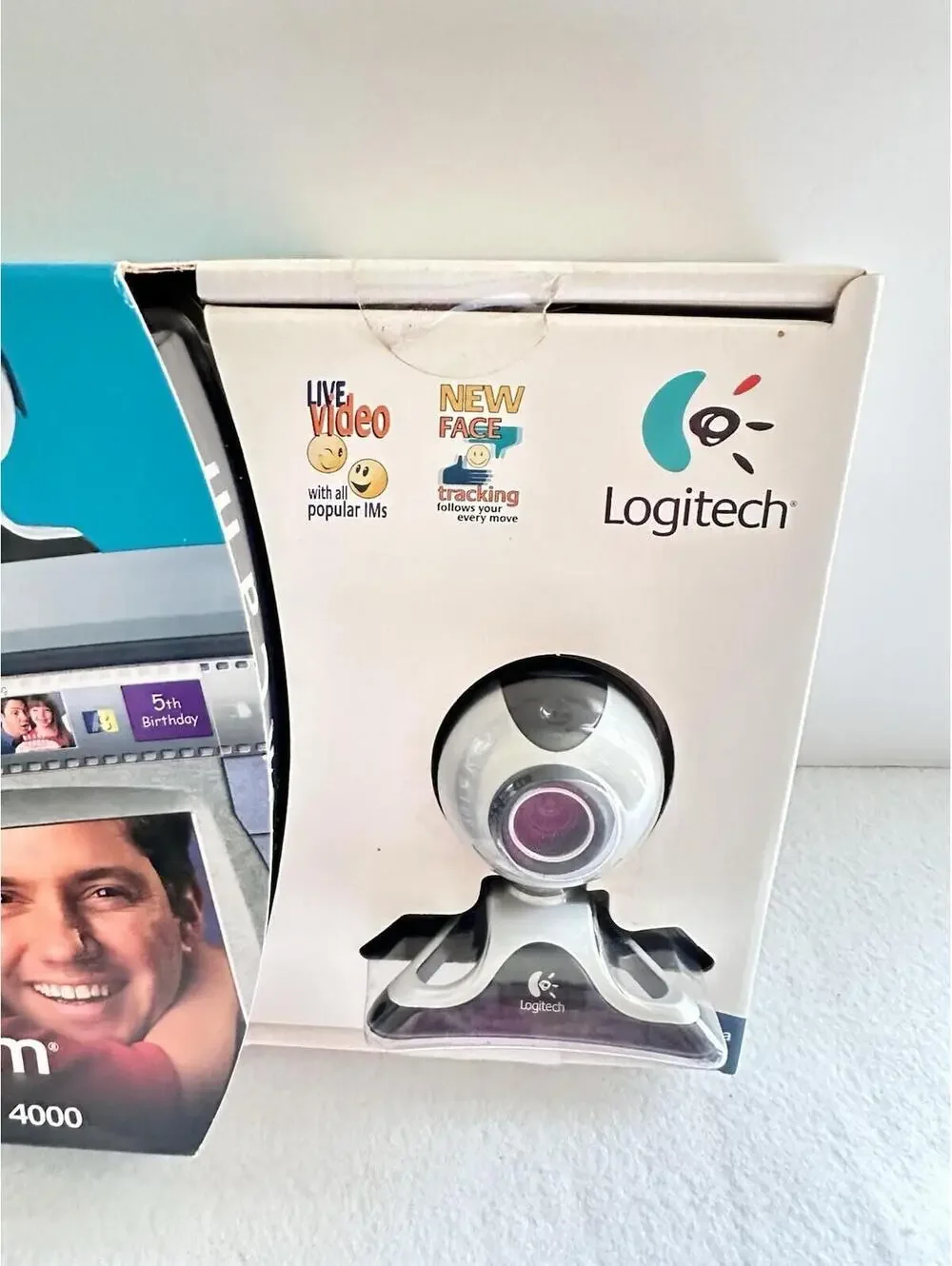 Logitech Quick Cam Pro 4000 Built in Microphone Webcam Silver USB 2.0 New in Box